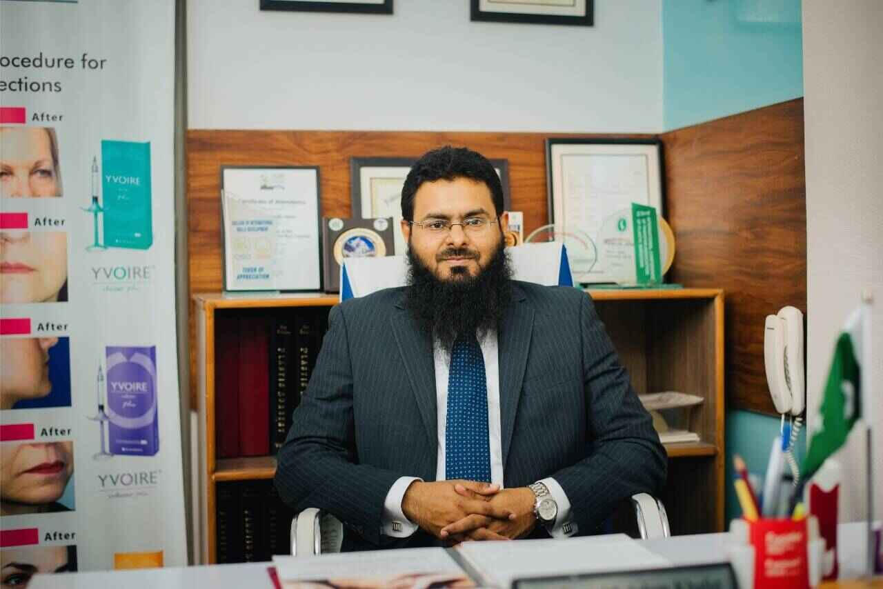 Dr. Farrukh Aslam - Laforma Clinic